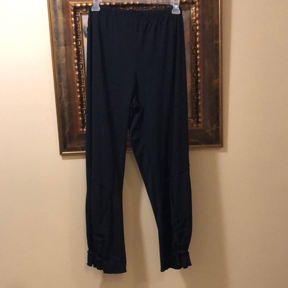 Lior Paris Ruffle hem Flattering Stretch wide Tufted ankle pants - Picture 1 of 10